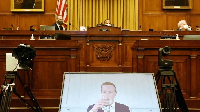Lawmakers, Taking Aim at Big Tech
